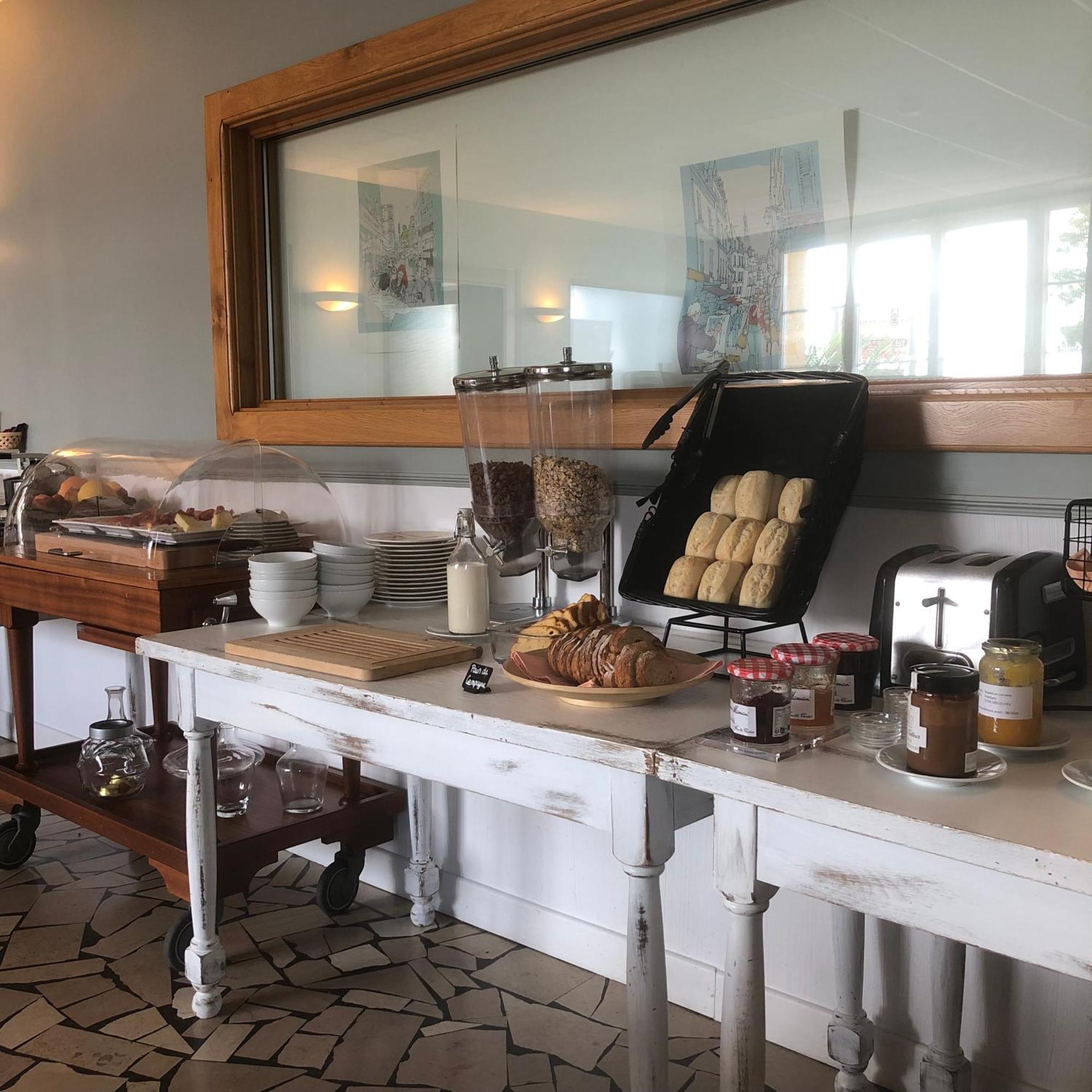 Logis L'Auberge Du Gros Silly-sur-Nied 외부 사진