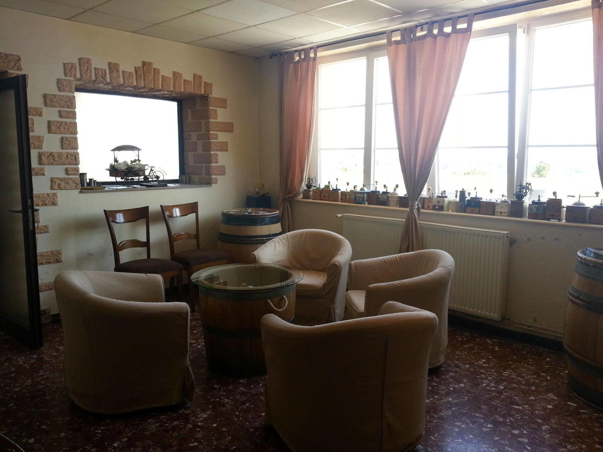 Logis L'Auberge Du Gros Silly-sur-Nied 외부 사진