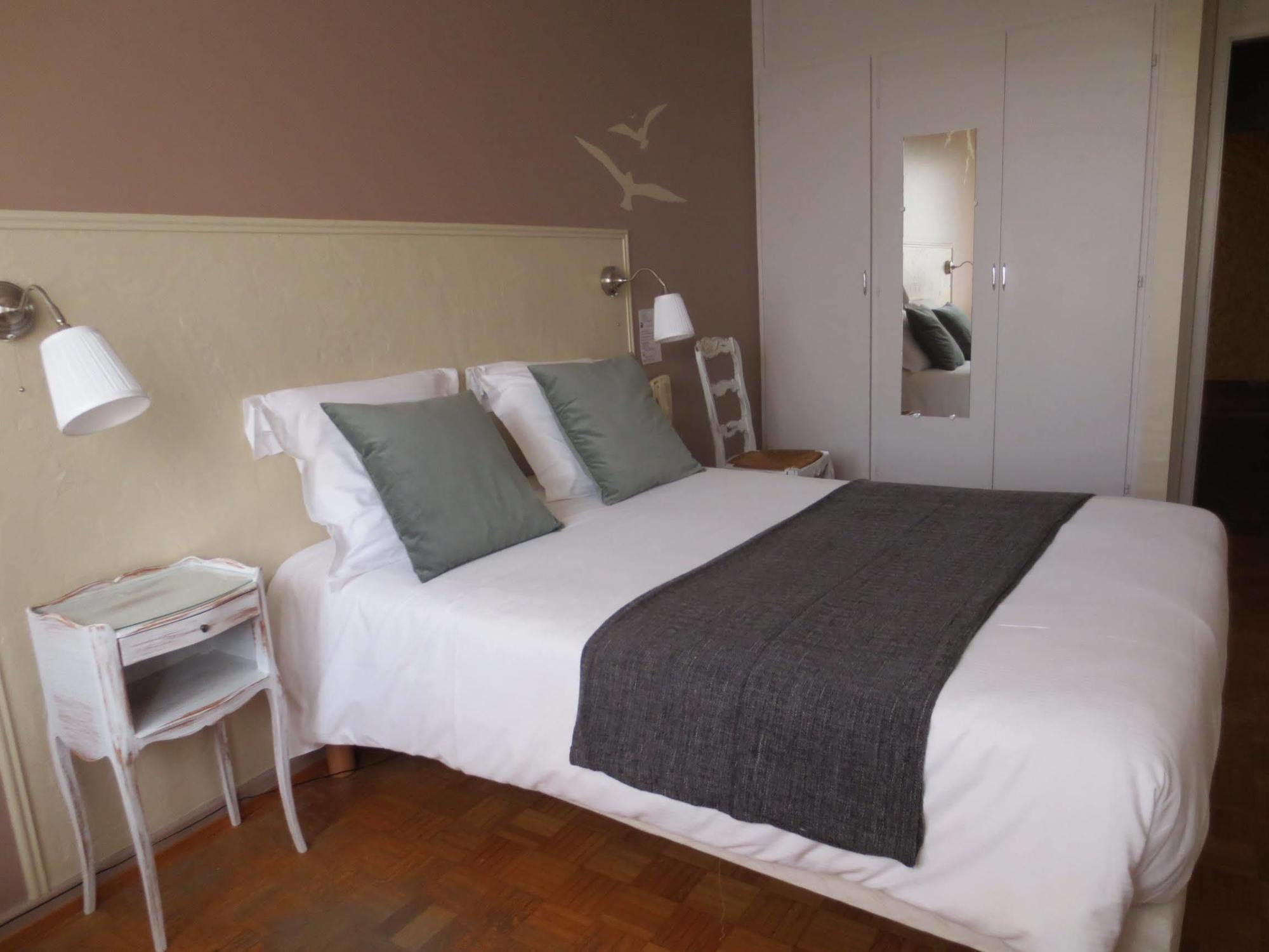 Logis L'Auberge Du Gros Silly-sur-Nied 외부 사진